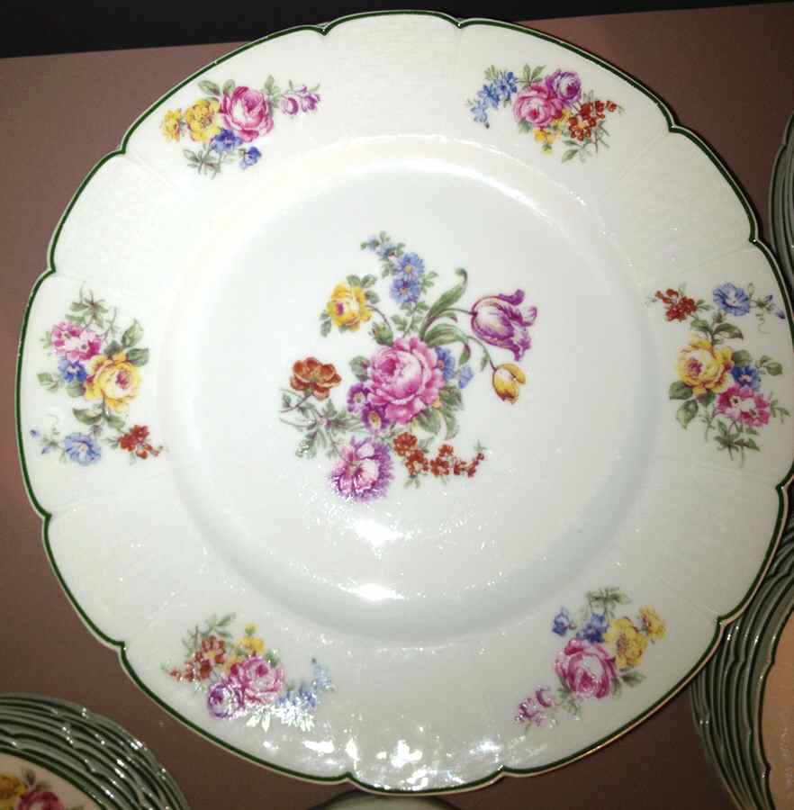 CHF1691 Dinner Plate by Charles Field Haviland-1