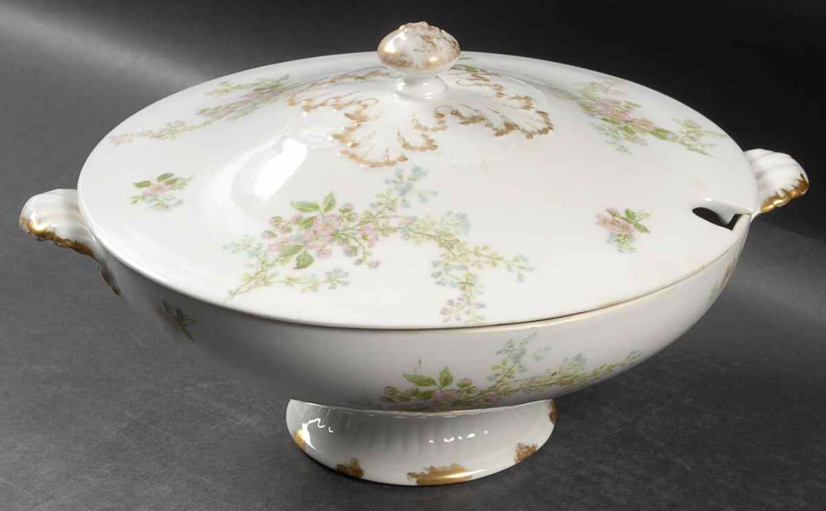 CHF1704 Tureen &  Lid by Charles Field Haviland-1