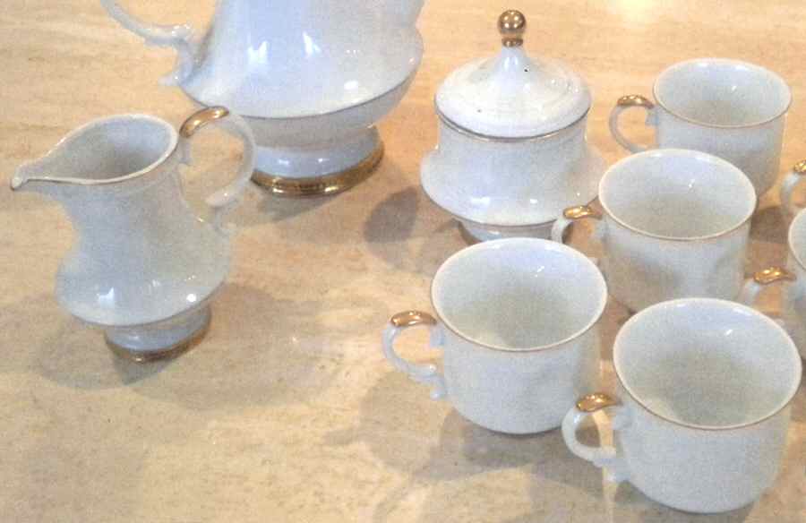 Ambassador Gold Trim Creamer by Capo-di-Monte (Italy)-1