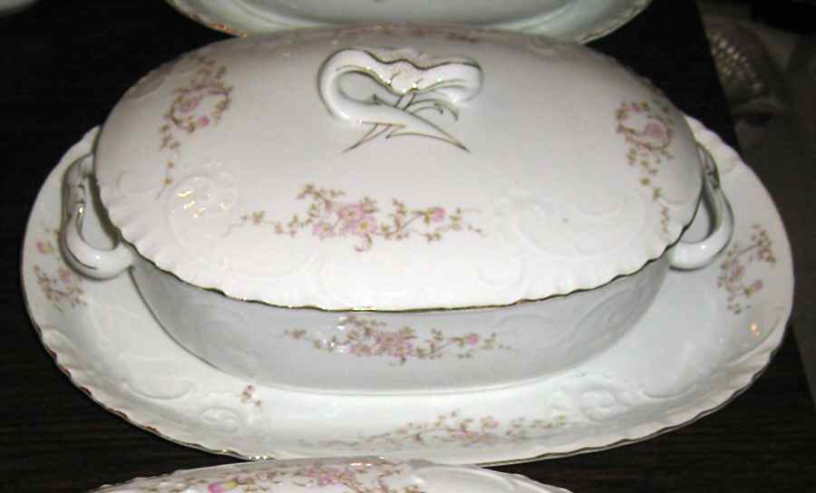 CAR211 Oval Covered Vegetable by Carlsbad-1