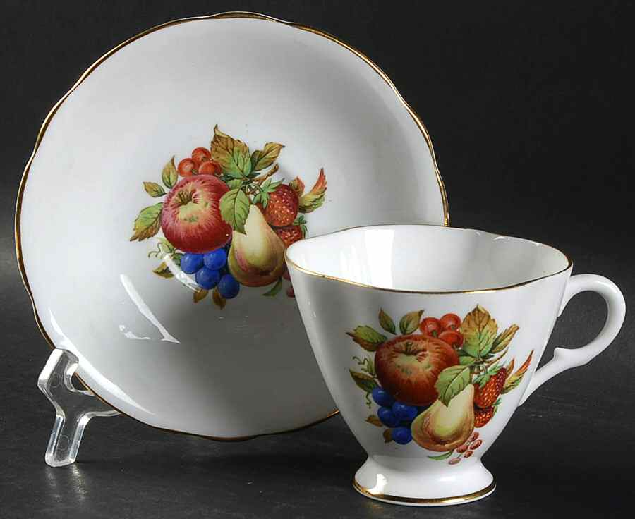 673 Footed Cup & Saucer Set by Clarence (England)-1