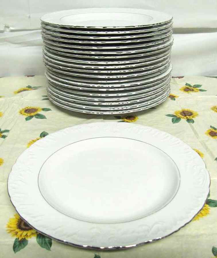 CIL56 Dinner Plate by Cmielow (Poland)-1