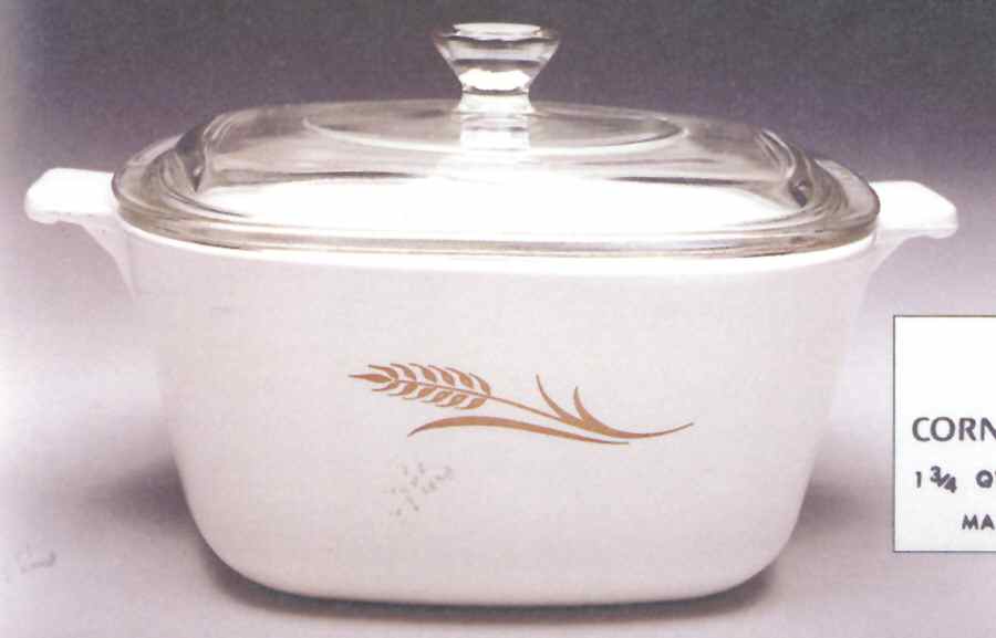 Wheat 1.75 Quart Square Casserole with Lid by Corning Corelle-1