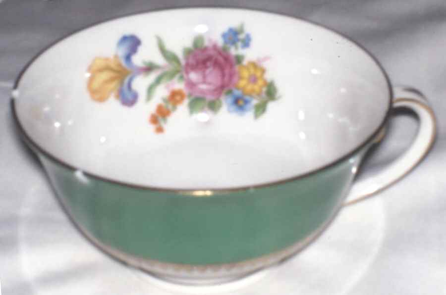 CHU28 Footed Cup by Chateau-1