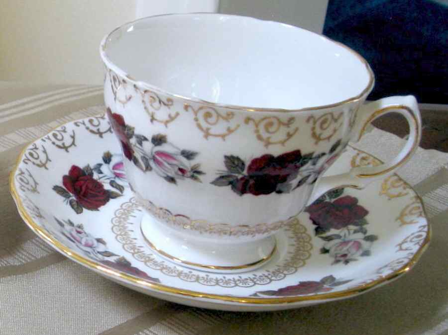 8249 Footed Cup & Saucer Set by Colclough-1