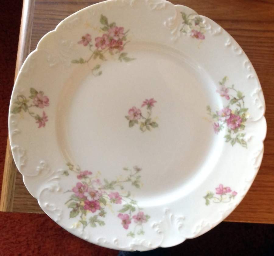 CHF1759 Dinner Plate by Charles Field Haviland-1