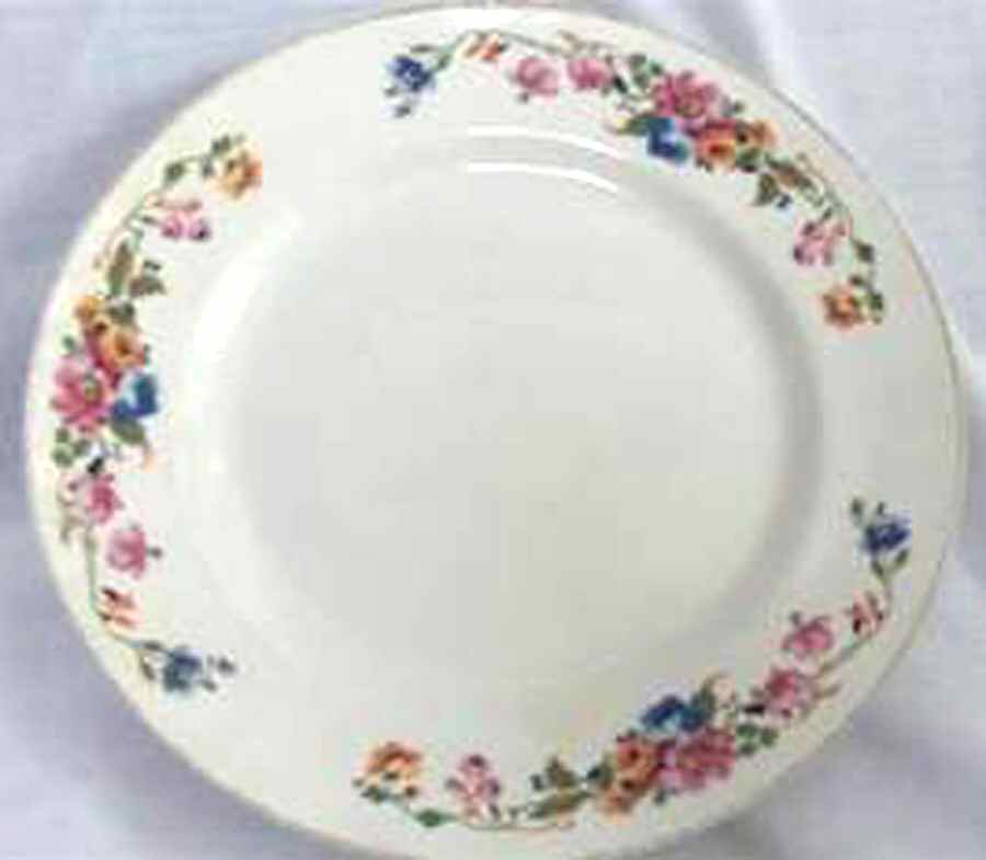 CLE40 Dinner Plate by Cleveland (USA)-1