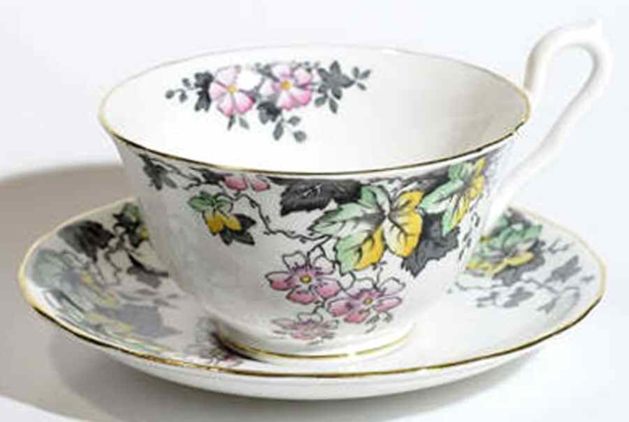 587-67 Flat Cup & Saucer Set by Clarence (England)-1