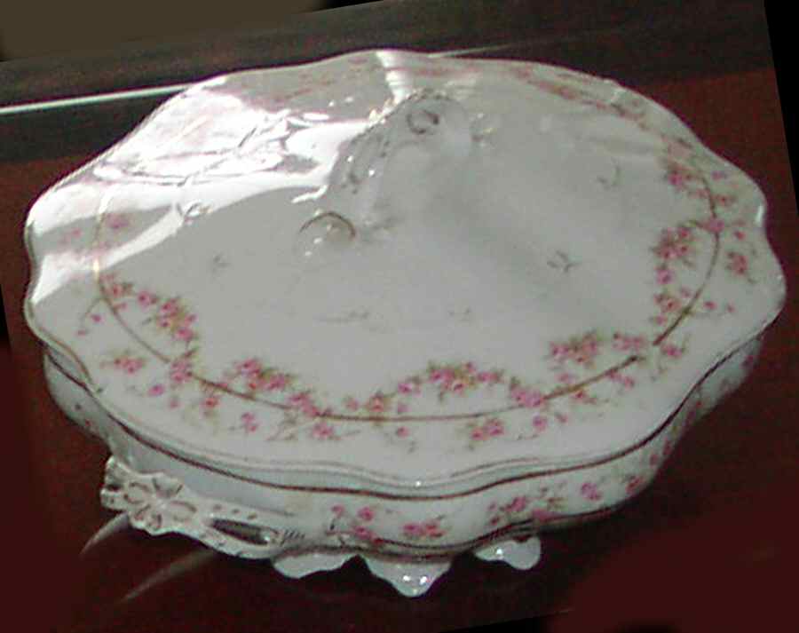 CAR223 Round Covered Vegetable by Carlsbad-1