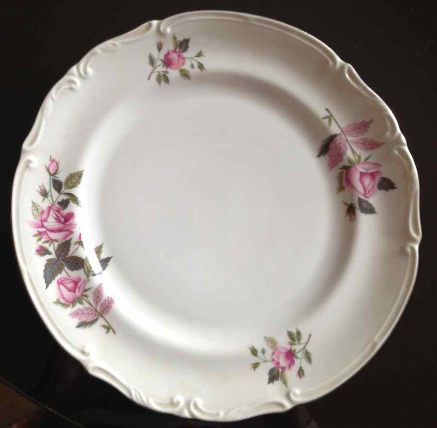 054197 (Scalloped Edge) Dinner Plate by Chodziez-Poland-1