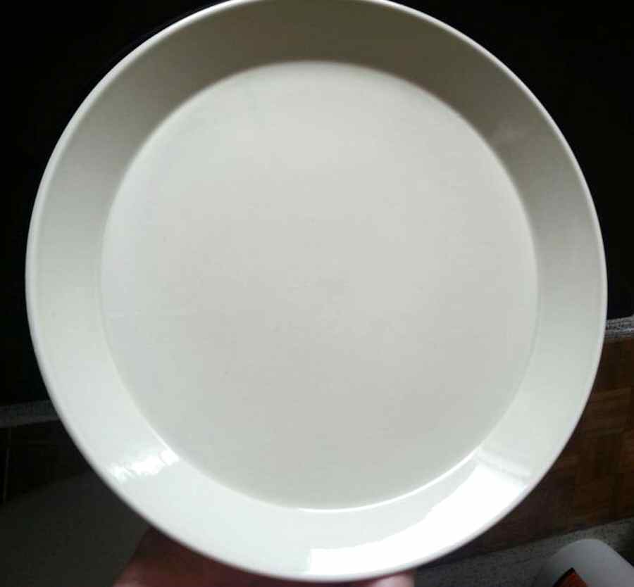 Forma White Dinner Plate by Crown Lynn-1
