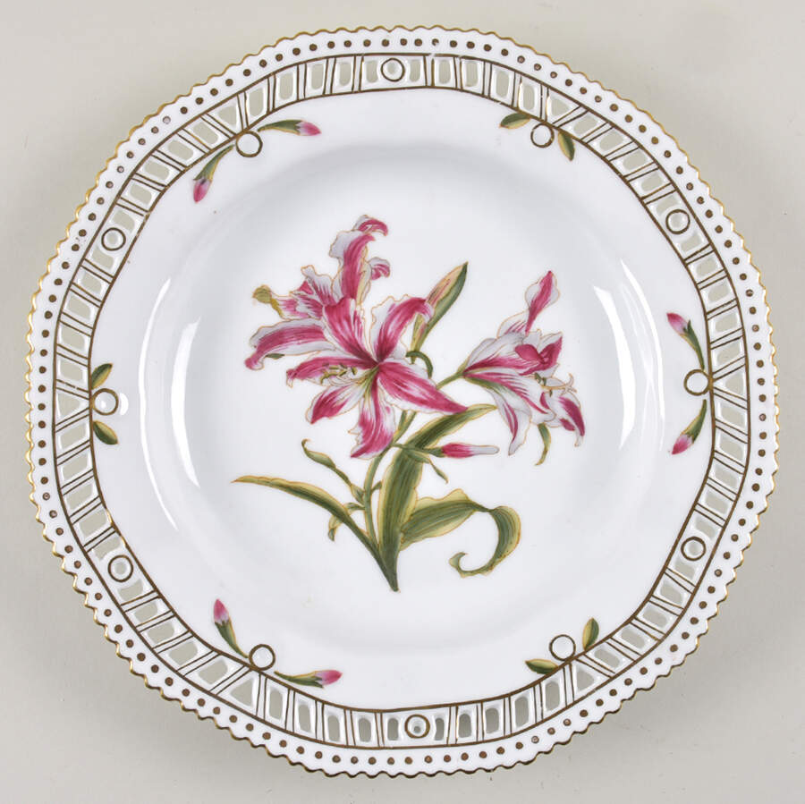 Botanical Show Or Decorative Plate (Charger) by Chelsea House-1
