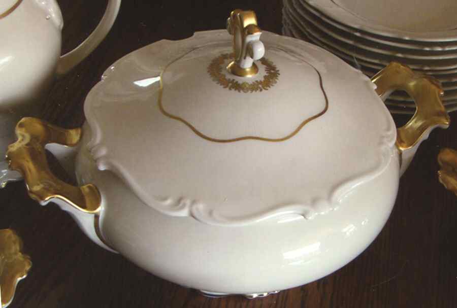 Kevaliar Tureen &  Lid by Carstens-1
