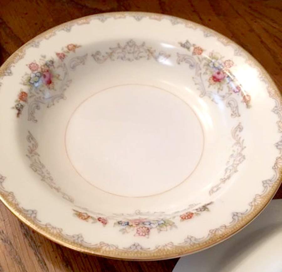 CHE22 Rim Fruit/Dessert (Sauce) Bowl by Cherry China (Japan)-1