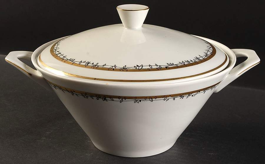 11423 Round Covered Vegetable by Chodziez-Poland-1