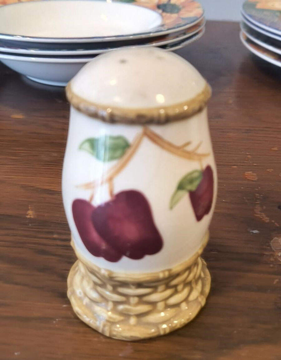 CKB8 Salt & Pepper Set by Cracker Barrel-1