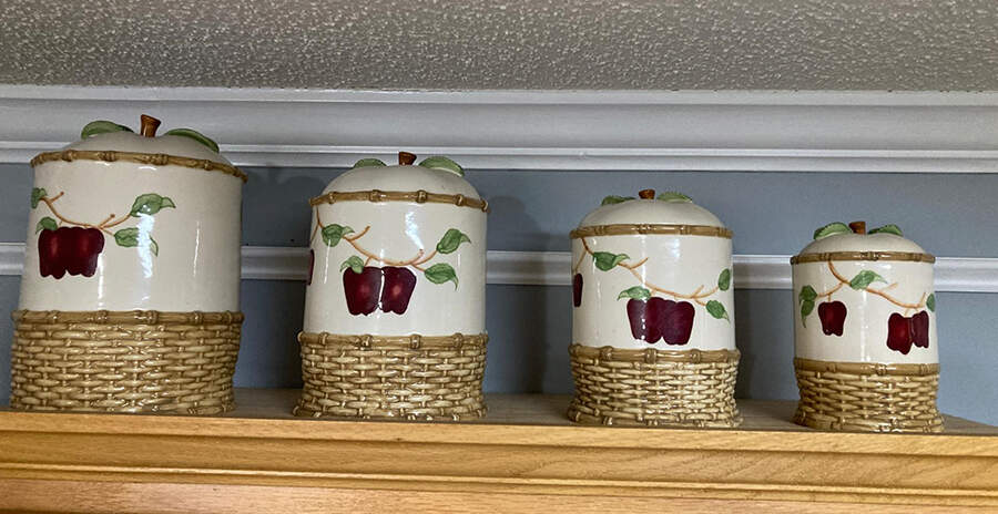 CKB8 Extra Large Canister & Lid by Cracker Barrel-1
