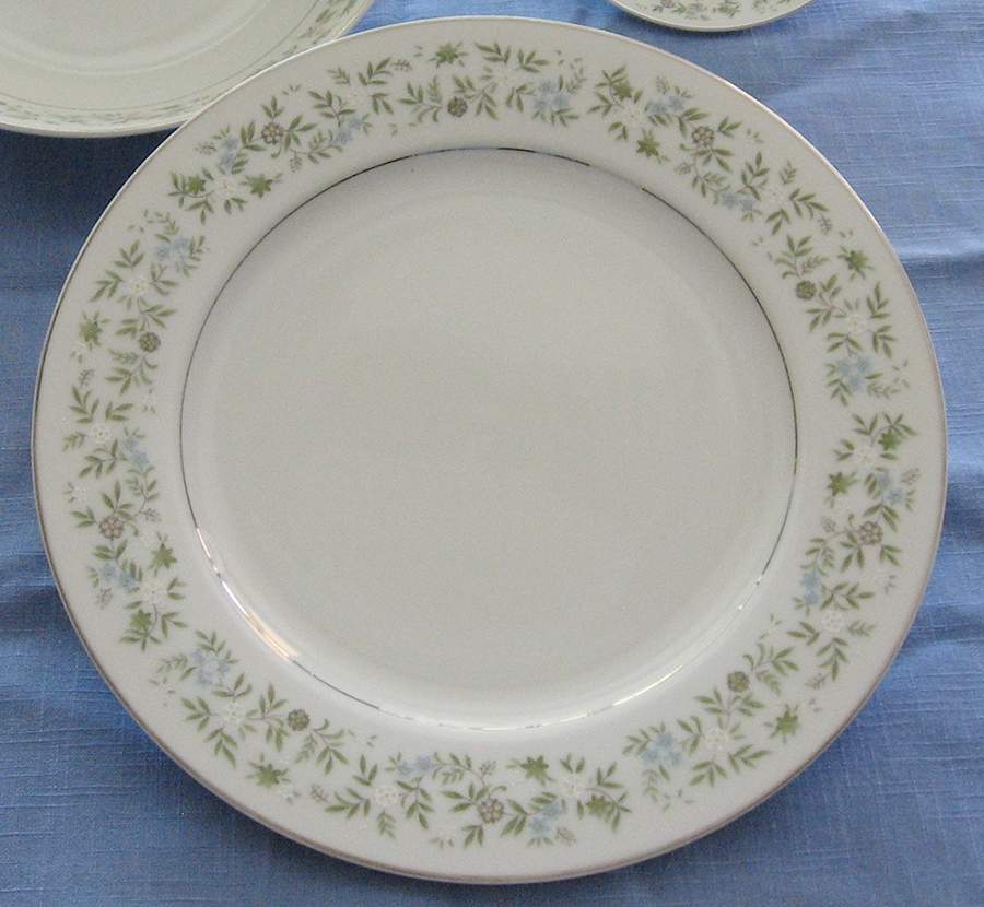 Arpeggio Dinner Plate by Carlton (Japan)-1