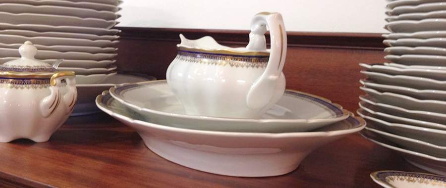 Dekor 156 Gravy Boat by Cmielow (Poland)-1