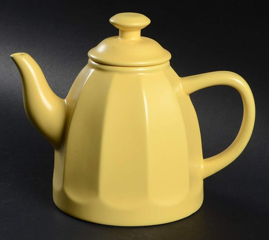 CBW4 Teapot & Lid by Chantal-1