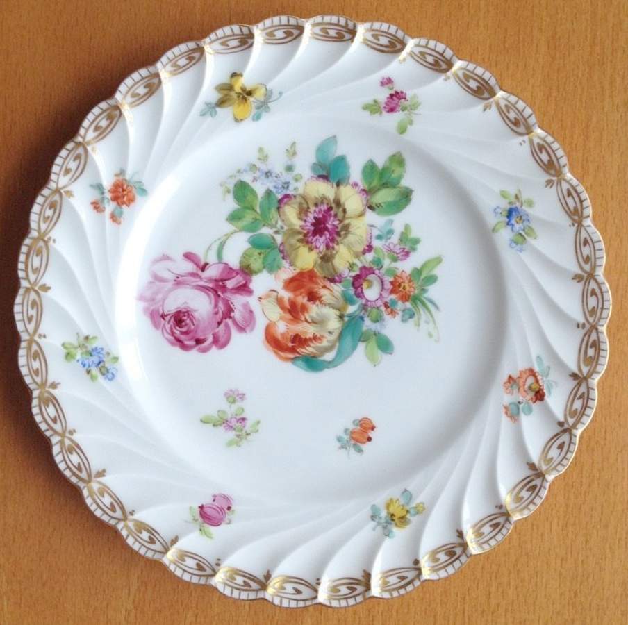 C6T6 Dinner Plate by Carl Thieme-1