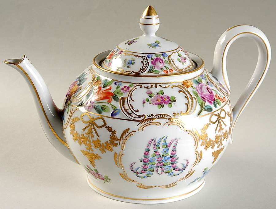 Marie Antoinette Teapot & Lid by Carl Thieme-1