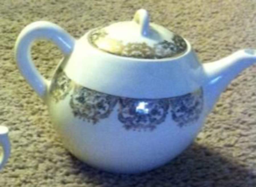 CAN287 Teapot & Lid by Canonsburg-1