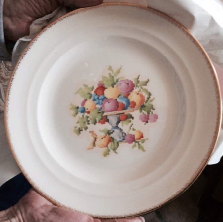 CIV29 Dinner Plate by Crown Ivory-1