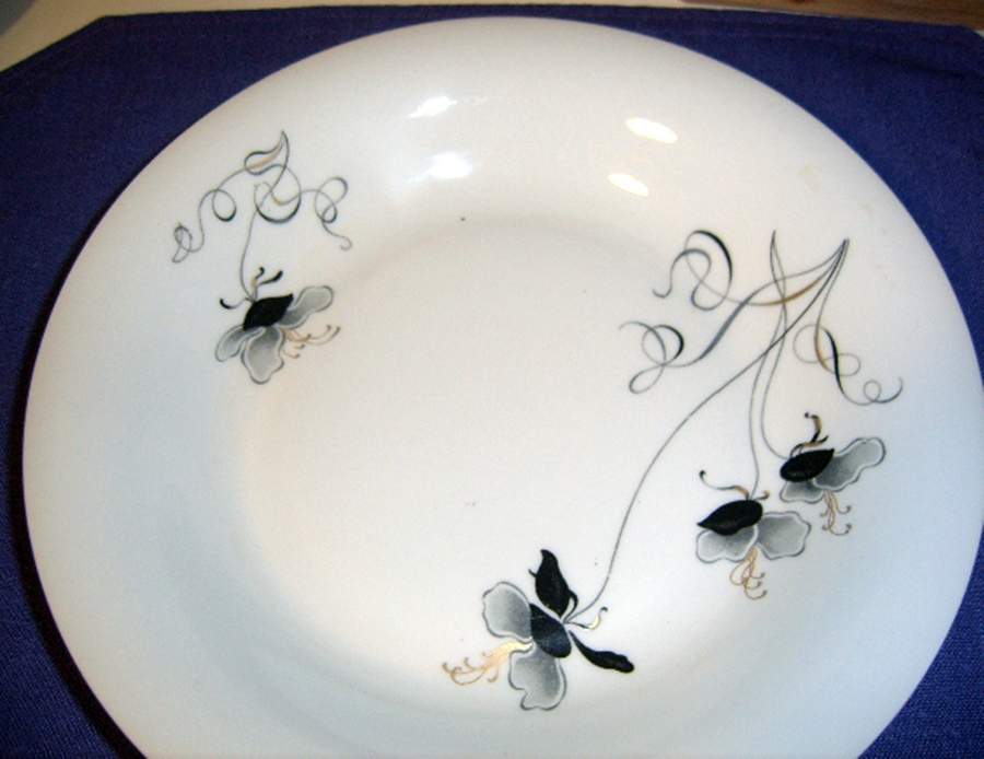 CHF1848 Dinner Plate by Charles Field Haviland-1