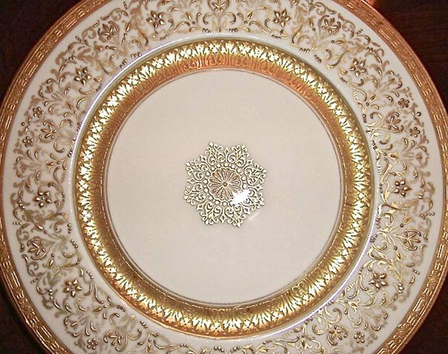 CHU33 Dinner Plate by Chateau-1