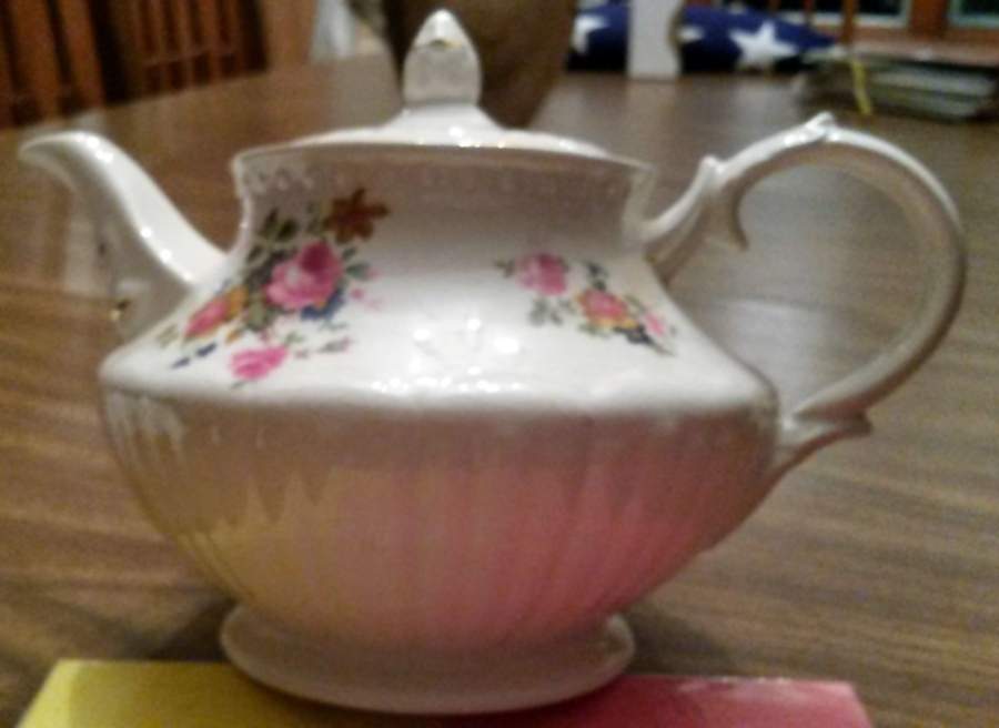 CDT19 Teapot & Lid by Crown Dorset-1