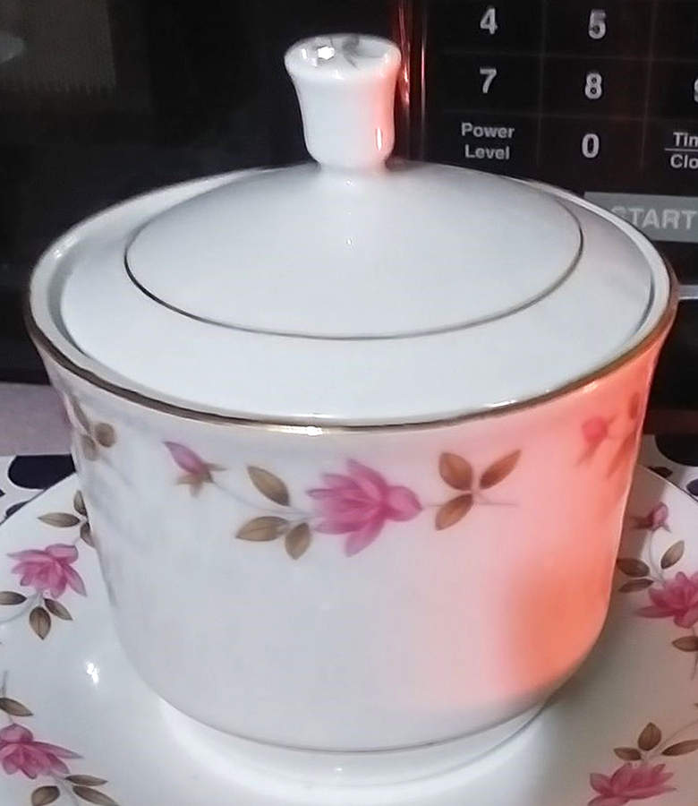 CX329 Sugar Bowl & Lid by China (Made in China)-1