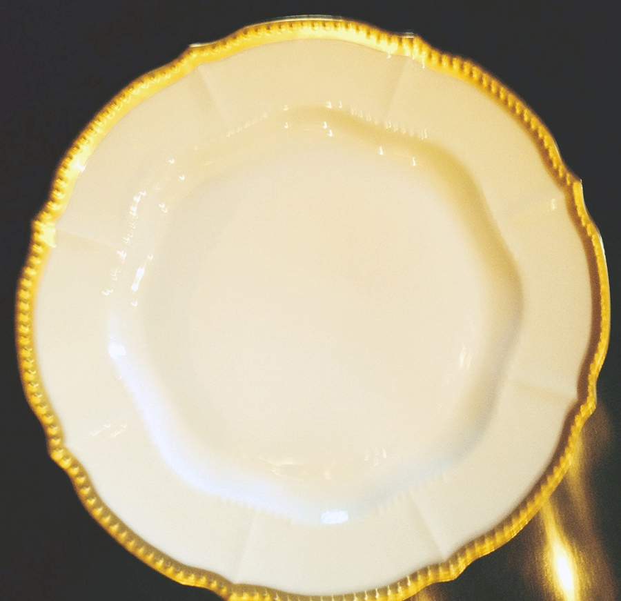 Perle Dinner Plate by Chapus Fereres-1