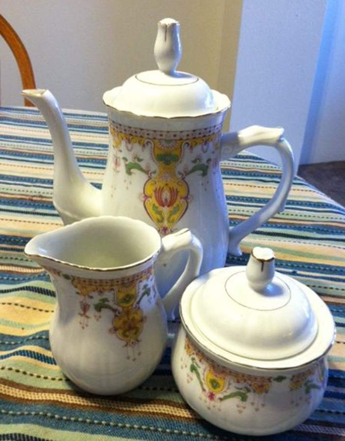 CX746 Coffee Pot & Lid by China (Made in China)-1