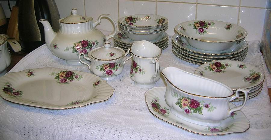 CHZ66 Gravy Boat & Underplate by Chodziez-Poland-1