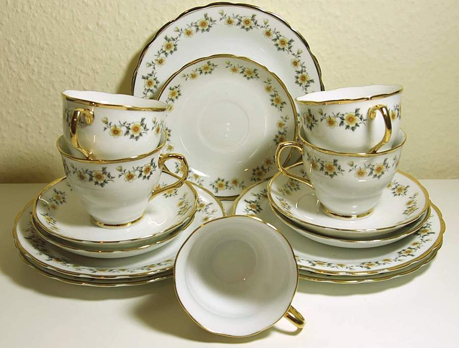 YSH23 Footed Cup & Saucer Set by Yong Sheng Porcelain-1