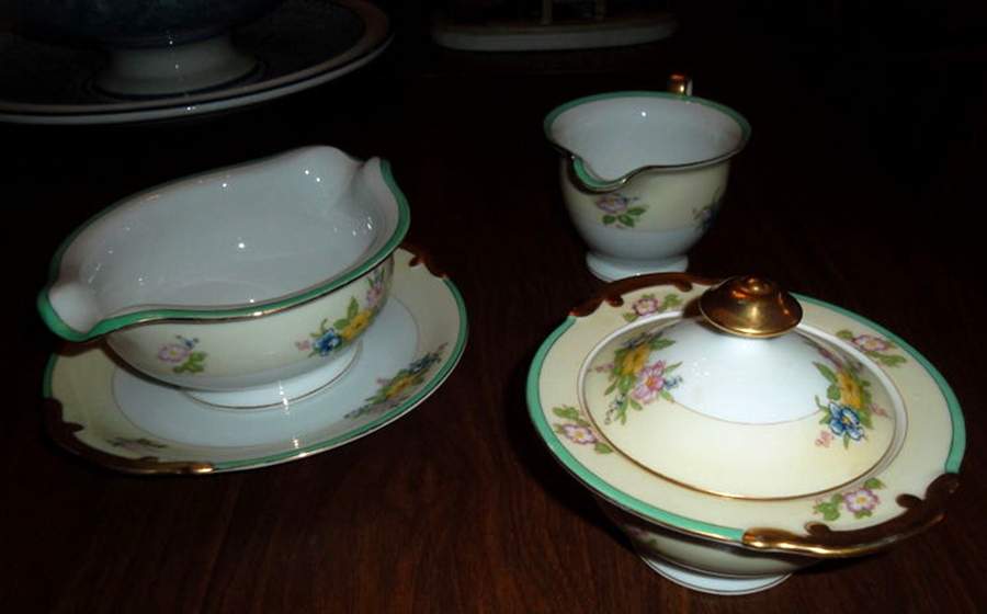 CEB140 Gravy Boat with Attached Underplate by Celebrate-1
