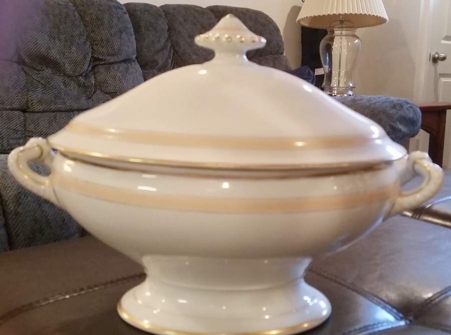 CHF1916 Oval Tureen & Lid by Charles Field Haviland-1