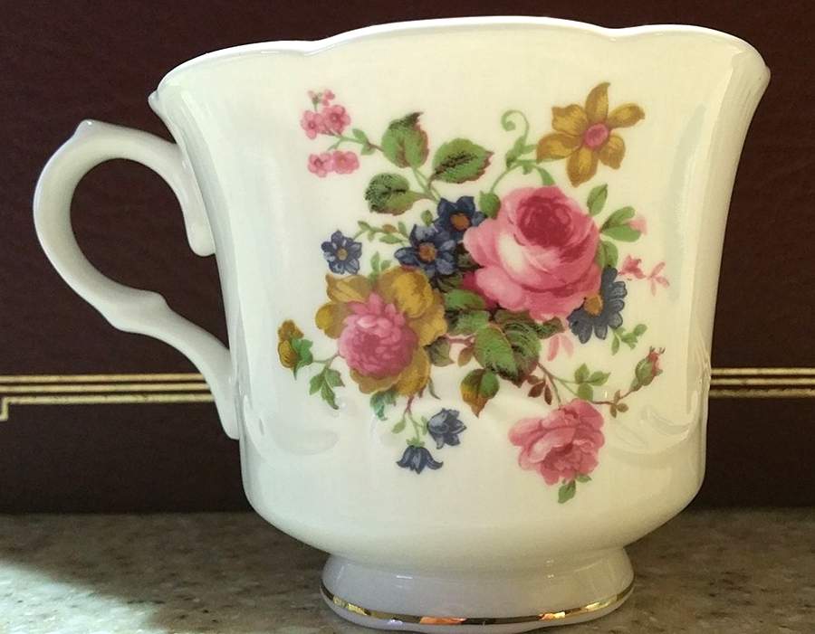 CDT22 Footed Cup by Crown Dorset-1
