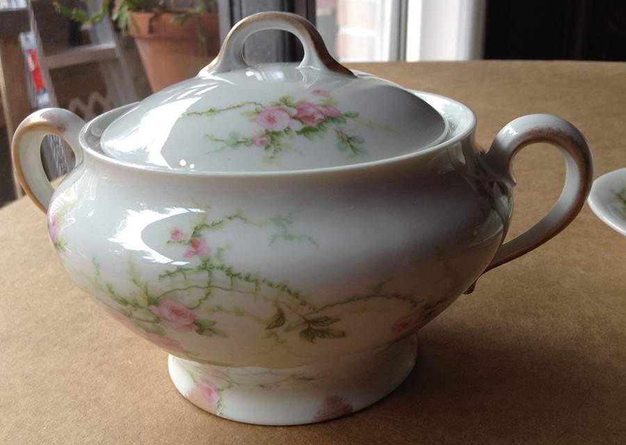 CHF1935 Sugar Bowl & Lid by Charles Field Haviland-1