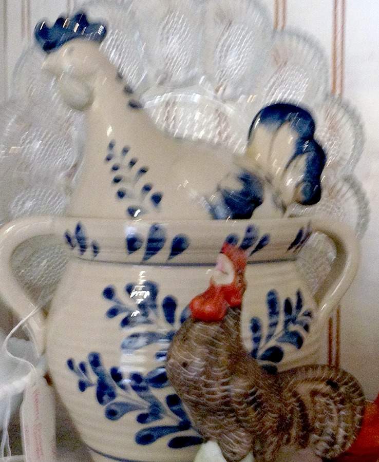 CKB12 Bean Pot & Lid by Cracker Barrel-1
