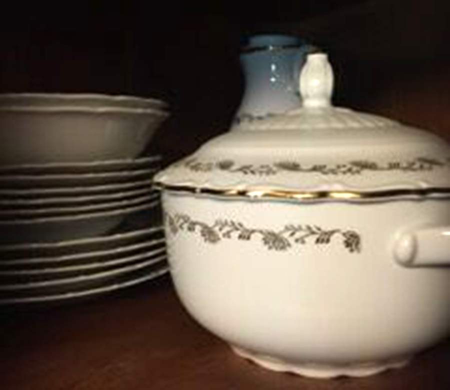 CZE341 Round Covered Vegetable by Czechia-Czechoslovakia-1