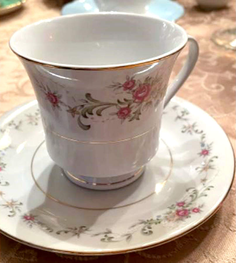 CX800 Footed Cup & Saucer Set by China (Made in China)-1