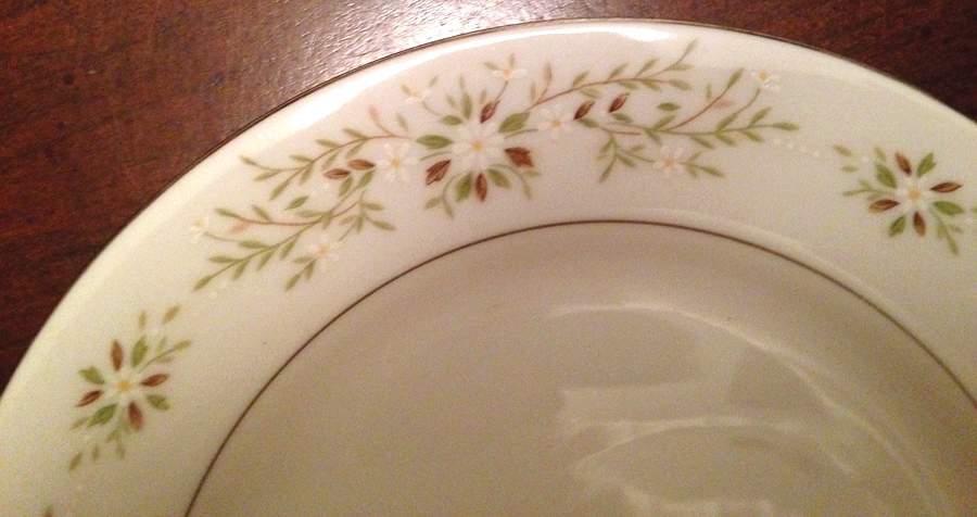 Young Love Dinner Plate by Carlton (Japan)-1