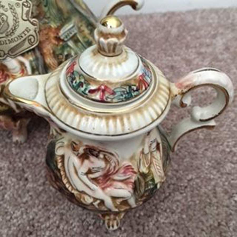 CJJ14 Creamer by Capo-di-Monte (Italy)-1