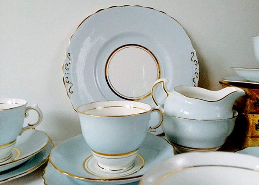 6750 Cake Plate by Colclough-1