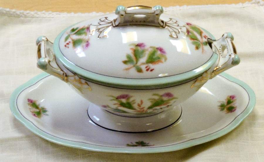 CHF1959 Gravy Boat w/Attached Underplate & Lid by Charles Field Haviland-1