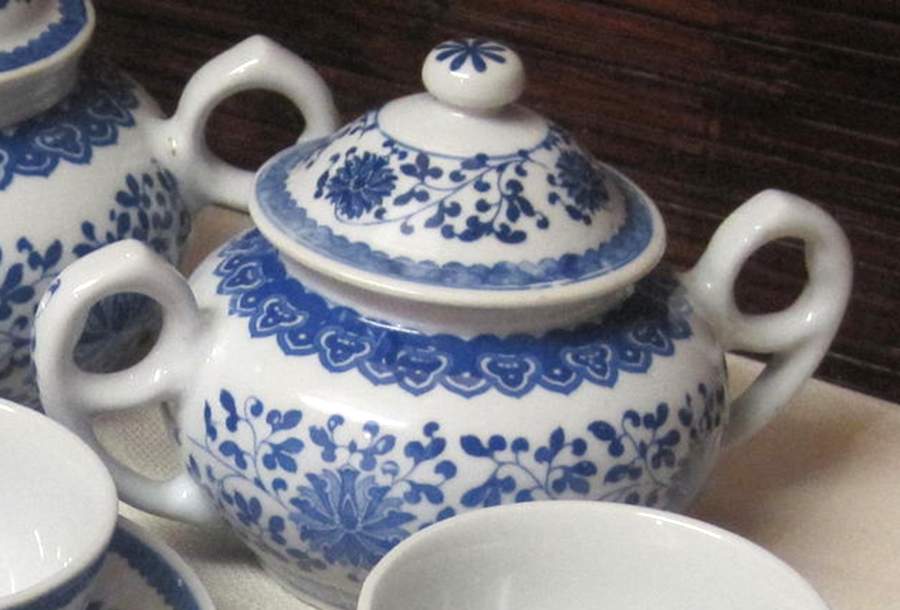 CX813 Sugar Bowl & Lid by China (Made in China)-1