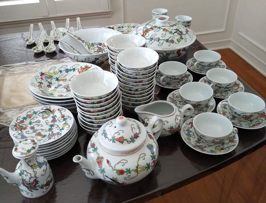 CX814 Teapot & Lid by China (Made in China)-1