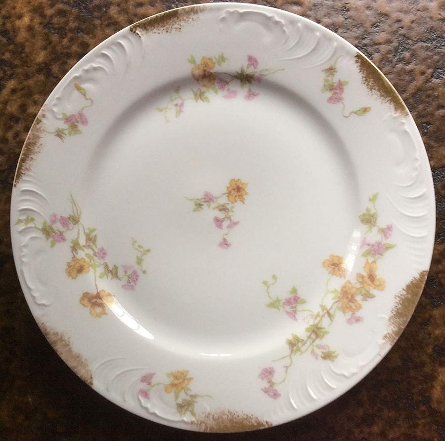 CHF1983 Dinner Plate by Charles Field Haviland-1